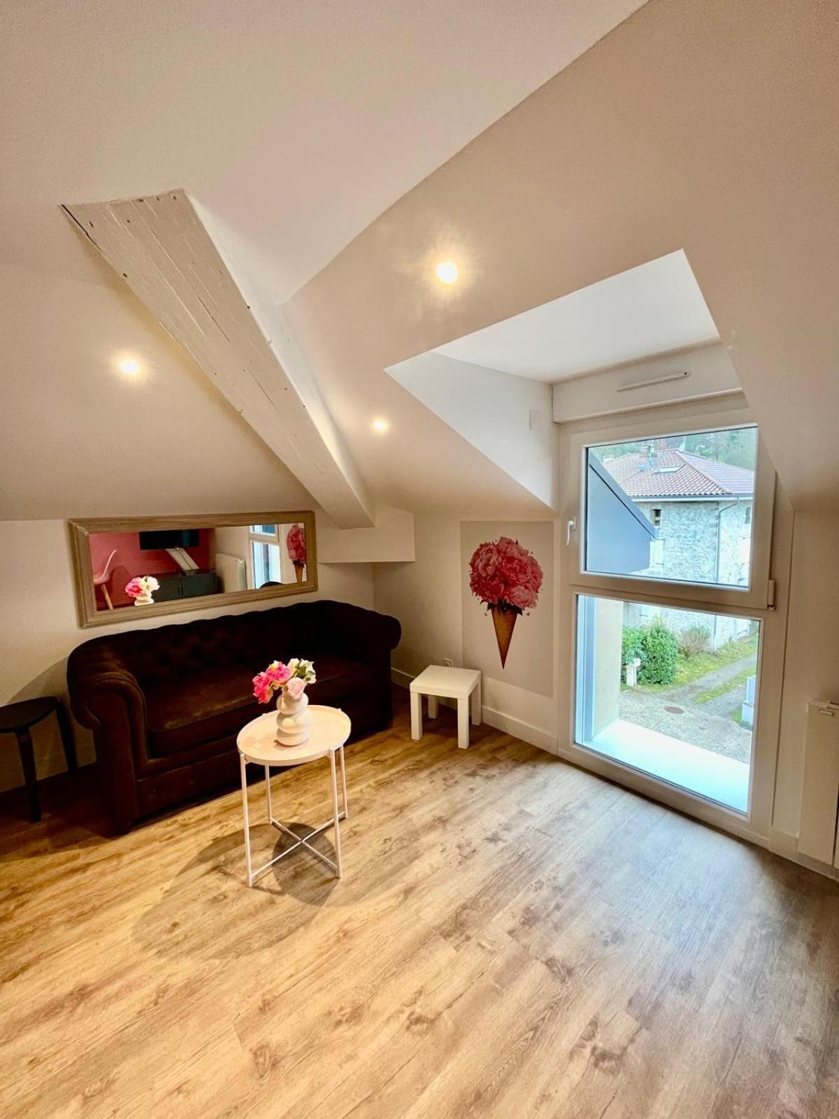 Apartament Maison Des Fleurs La Terrasse  Zewnętrze zdjęcie